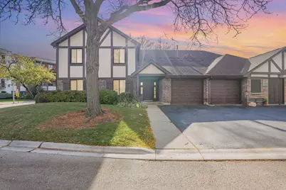 1054 Harbour Court #1A, Wheeling, IL 60090 - Photo 1