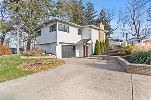 214 Pottawatomie Ln, New Lenox, IL 60451 - Photo 1