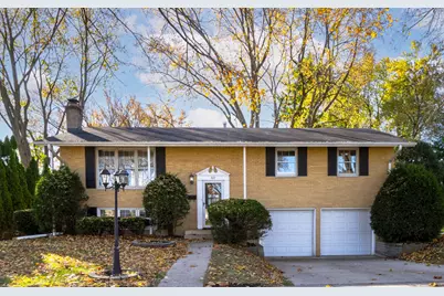 927 E Cooper Drive, Palatine, IL 60067 - Photo 1