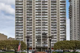 5733 N Sheridan Rd, Chicago, IL 60660 - Photo 1