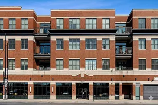 2472 W Foster Ave, Chicago, IL 60625 - Photo 1