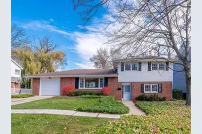 619 Rockland Avenue, Lake Bluff, IL 60044 - Photo 1