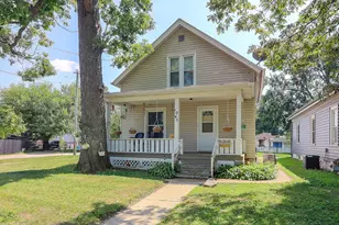 1045 Grand Blvd, Aurora, IL 60505 - Photo 1