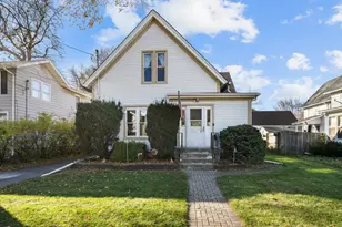 644 Oak Ave, Aurora, IL 60506 - Photo 1