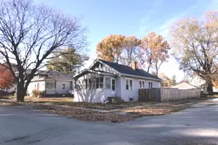 701 W South St, Clifton, IL 61727 - Photo 1