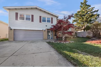 18 S Vista Avenue, Addison, IL 60101 - Photo 1