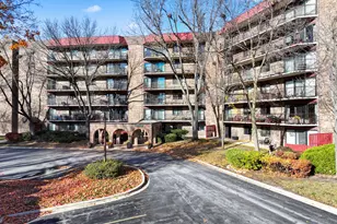 35 S Baybrook Dr, Palatine, IL 60074 - Photo 1