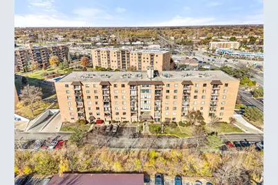 1777 W Crystal Lane #205, Mount Prospect, IL 60056 - Photo 1