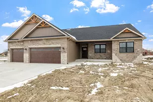 30792 Prairie Dr, Wilmington, IL 60481 - Photo 1