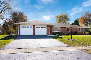 139 Monna St, Sugar Grove, IL 60554 - Photo 1