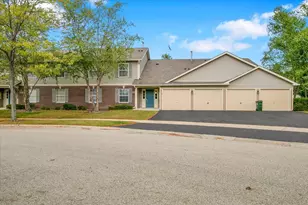 1248 N Red Oak Cir, Round Lake Beach, IL 60073 - Photo 1