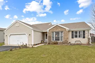 832 Chestnut Ct, Marengo, IL 60152 - Photo 1