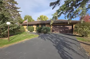 7N081 Hill St, Roselle, IL 60172 - Photo 1