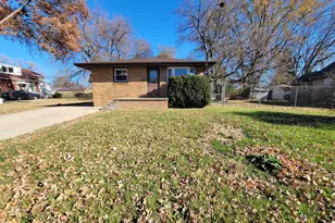 1352 Chartres St, Lasalle, IL 61301 - Photo 1