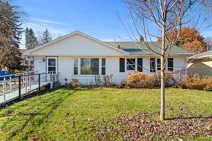 1474 S Carroll Ave, Freeport, IL 61032 - Photo 1