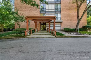 5820 Oakwood Dr, Lisle, IL 60532 - Photo 1