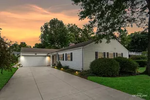 909 S Main St, Wheaton, IL 60189 - Photo 1