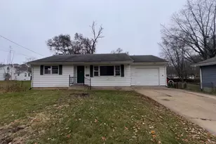 912 Chicago Ave, Dixon, IL 61021 - Photo 1