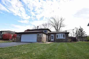 1919 Moore Ave, Saint Charles, IL 60174 - Photo 1