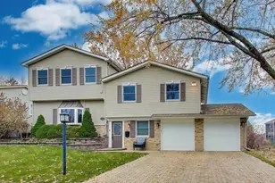 3585 Treaty Ln, Hoffman Estates, IL 60192 - Photo 1