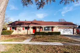 7721 Stevens St, Darien, IL 60561 - Photo 1