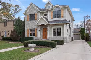 1028 S Delphia Ave, Park Ridge, IL 60068 - Photo 1