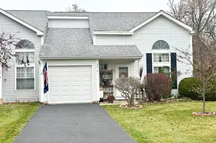 3316 Greenwich Ln, Island Lake, IL 60042 - Photo 1