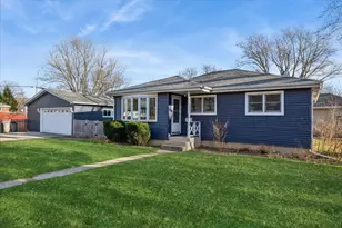 281 N Shaddle Ave, Mundelein, IL 60060 - Photo 1