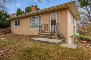 912 King St, Rockford, IL 61103 - Photo 1