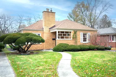 136 S Wisconsin Avenue, Villa Park, IL 60181 - Photo 1