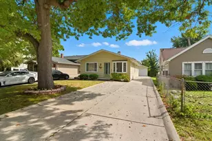 1525 Woodbine Dr, Round Lake Beach, IL 60073 - Photo 1