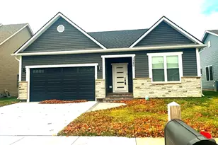 1380 Sandpiper Ln, Woodstock, IL 60098 - Photo 1