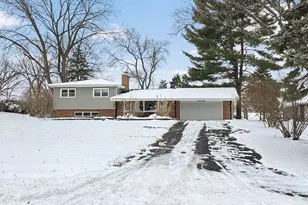 35W240 Crescent Dr, Dundee, IL 60118 - Photo 1