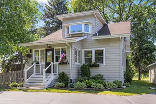 313 E Des Moines St, Westmont, IL 60559 - Photo 1