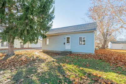 713 N George Street, Clifton, IL 61727 - Photo 1
