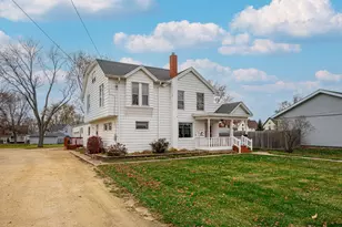 1111 Pearl St, Belvidere, IL 61008 - Photo 1