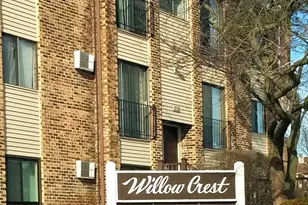 208 Dunteman Dr, Glendale Heights, IL 60139 - Photo 1