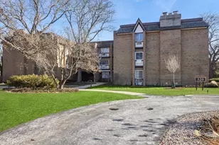 320 Claymoor Rd, Hinsdale, IL 60521 - Photo 1