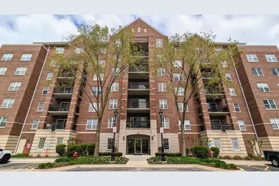 440 W Mahogany Court #604, Palatine, IL 60067 - Photo 1