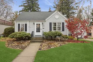 570 Morgan St, Elgin, IL 60123 - Photo 1