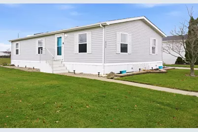 830 S 10th Street, Dekalb, IL 60115 - Photo 1