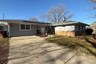 8432 Ravere St, Machesney Park, IL 61115 - Photo 1