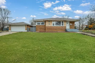 2 N Wisconsin Avenue, Addison, IL 60101 - Photo 1