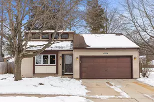 665 Kramer Ct, Batavia, IL 60510 - Photo 1