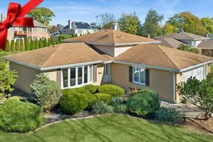 1614 Holly Ave, Darien, IL 60561 - Photo 1