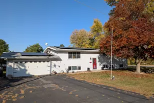 2042 Kenneth Dr, Freeport, IL 61032 - Photo 1