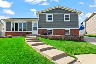 5823 Stuart Ln, Oak Forest, IL 60452 - Photo 1