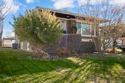 9737 S Kenton Avenue, Oak Lawn, IL 60453 - Photo 1