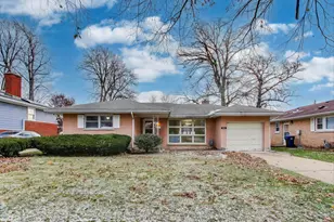 427 Tiffany Dr, Waukegan, IL 60085 - Photo 1