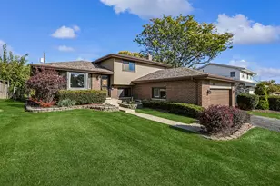 417 Glenys Dr, Lemont, IL 60439 - Photo 1